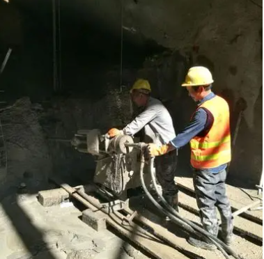 萨迦水下抗分散灌浆料特点 水下不分散注浆料介绍